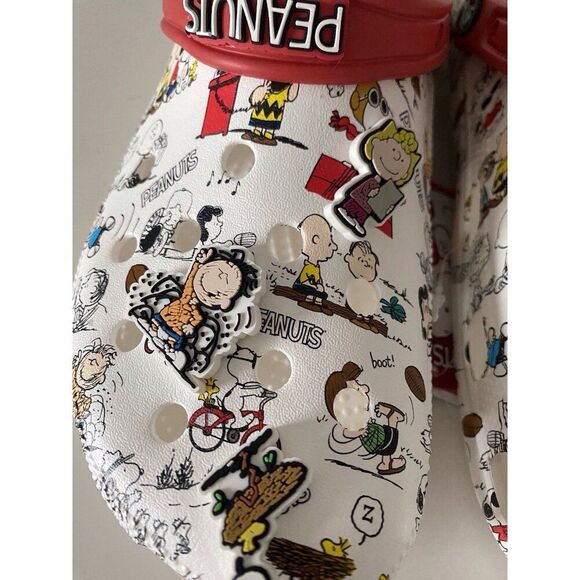 Crocs Peanuts Snoopy Charlie Brown Classic Clog 208629-94S Men’s Sz 12 Jibbitz - Picture 4 of 16